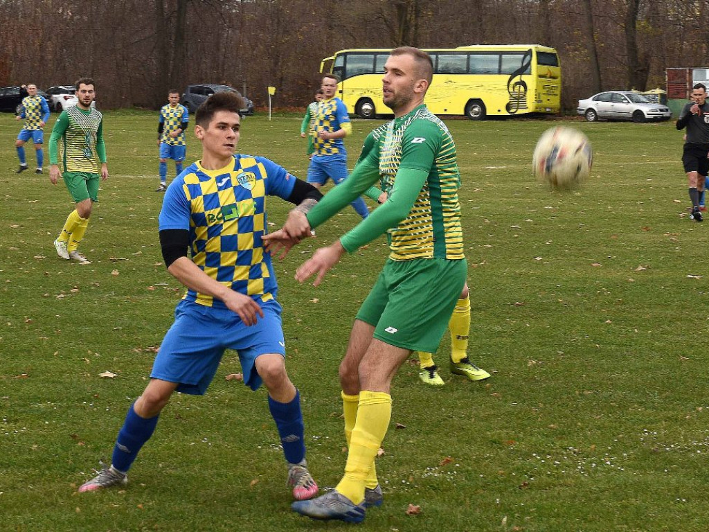 Klasa okręgowa.*Stal Kunów- Gród Ćmińsk 2:0