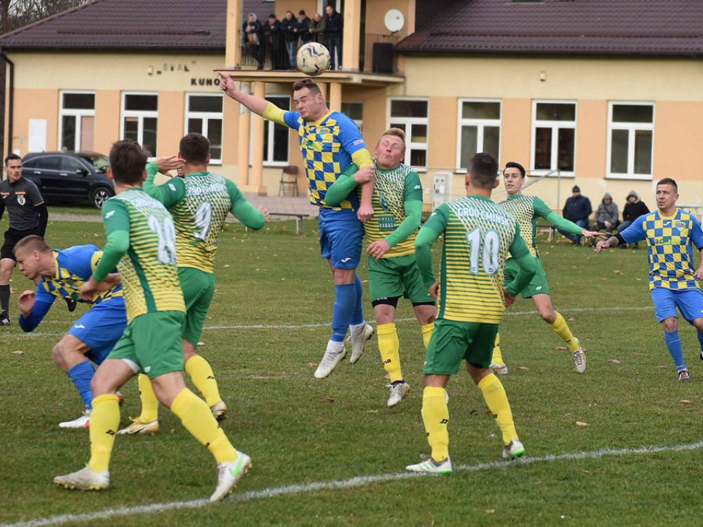 Klasa okręgowa.*Stal Kunów- Gród Ćmińsk 2:0