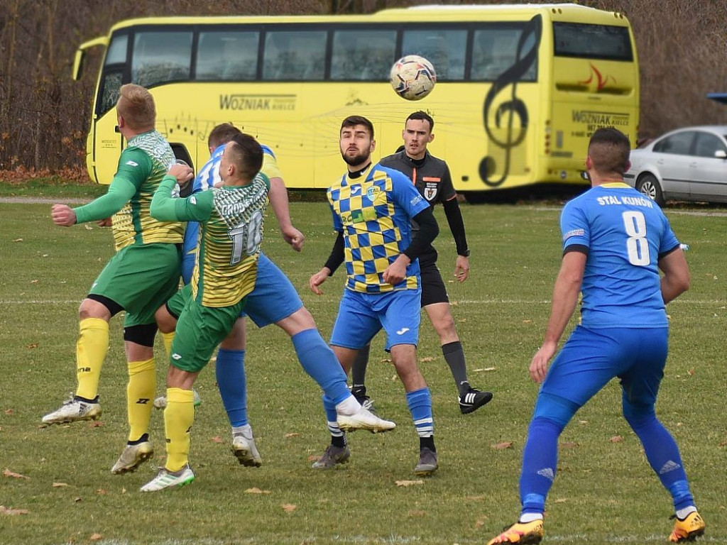 Klasa okręgowa.*Stal Kunów- Gród Ćmińsk 2:0