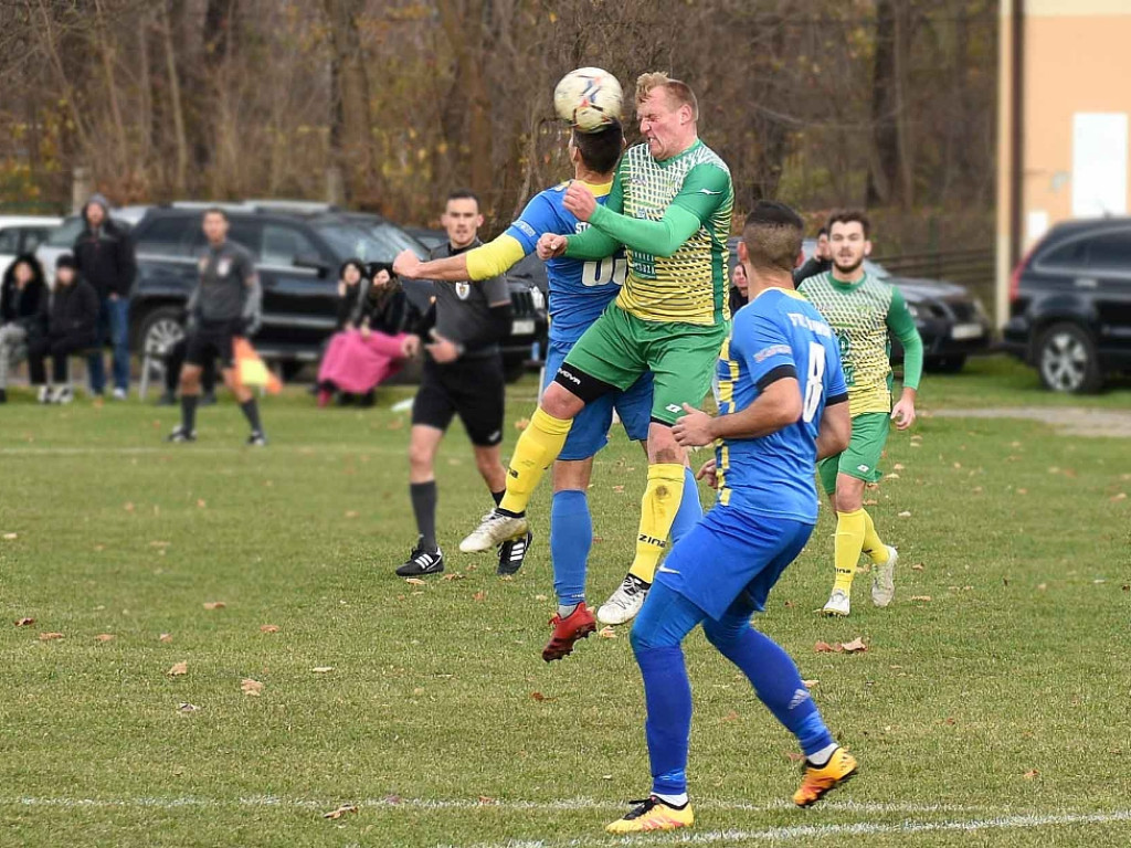Klasa okręgowa.*Stal Kunów- Gród Ćmińsk 2:0