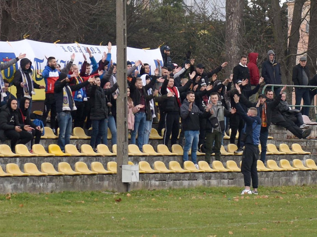 Klasa okręgowa.*Stal Kunów- Gród Ćmińsk 2:0