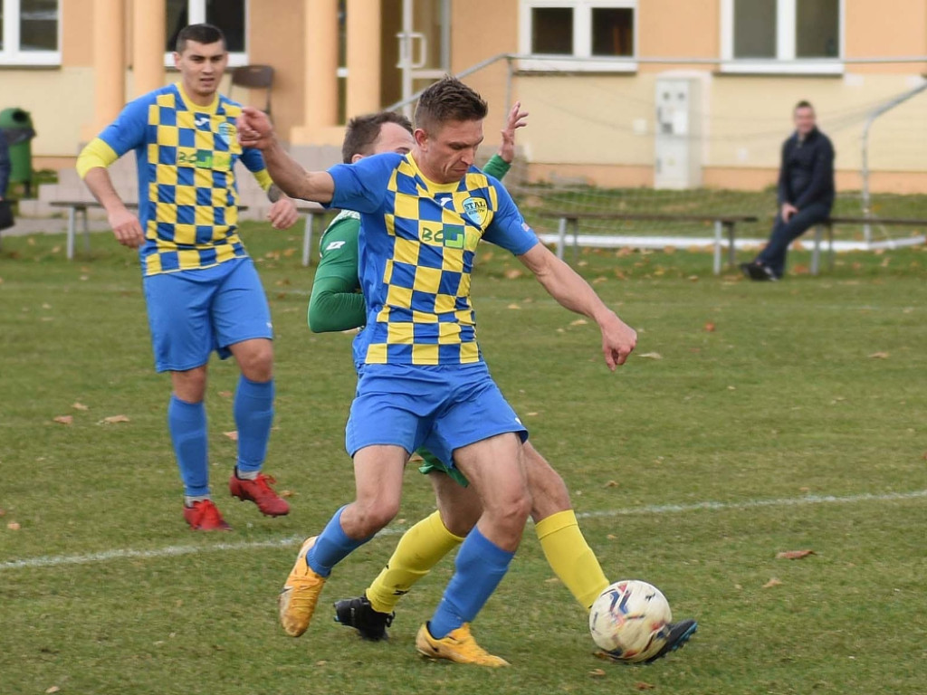 Klasa okręgowa.*Stal Kunów- Gród Ćmińsk 2:0