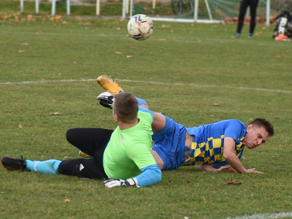 Klasa okręgowa.*Stal Kunów- Gród Ćmińsk 2:0