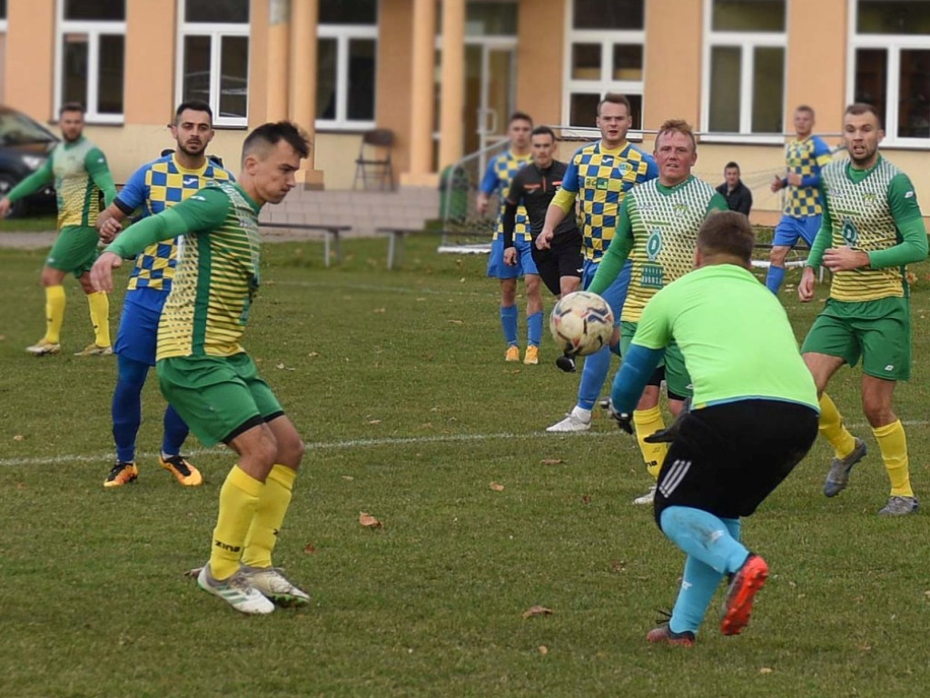 Klasa okręgowa.*Stal Kunów- Gród Ćmińsk 2:0