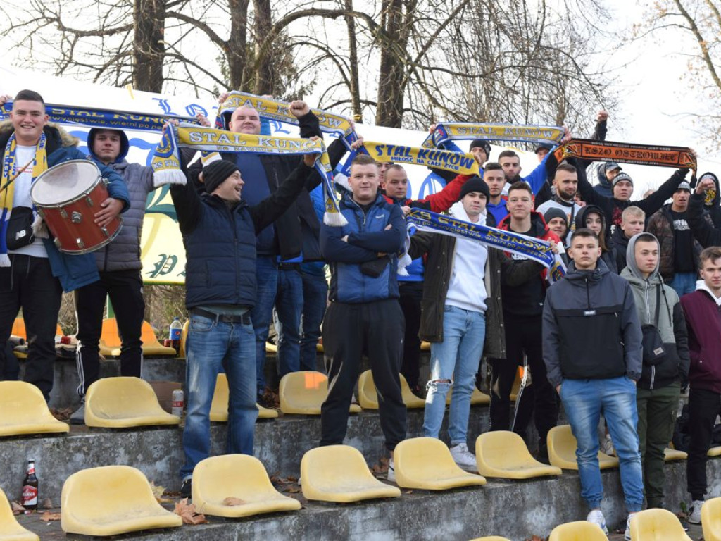 Klasa okręgowa.*Stal Kunów- Gród Ćmińsk 2:0
