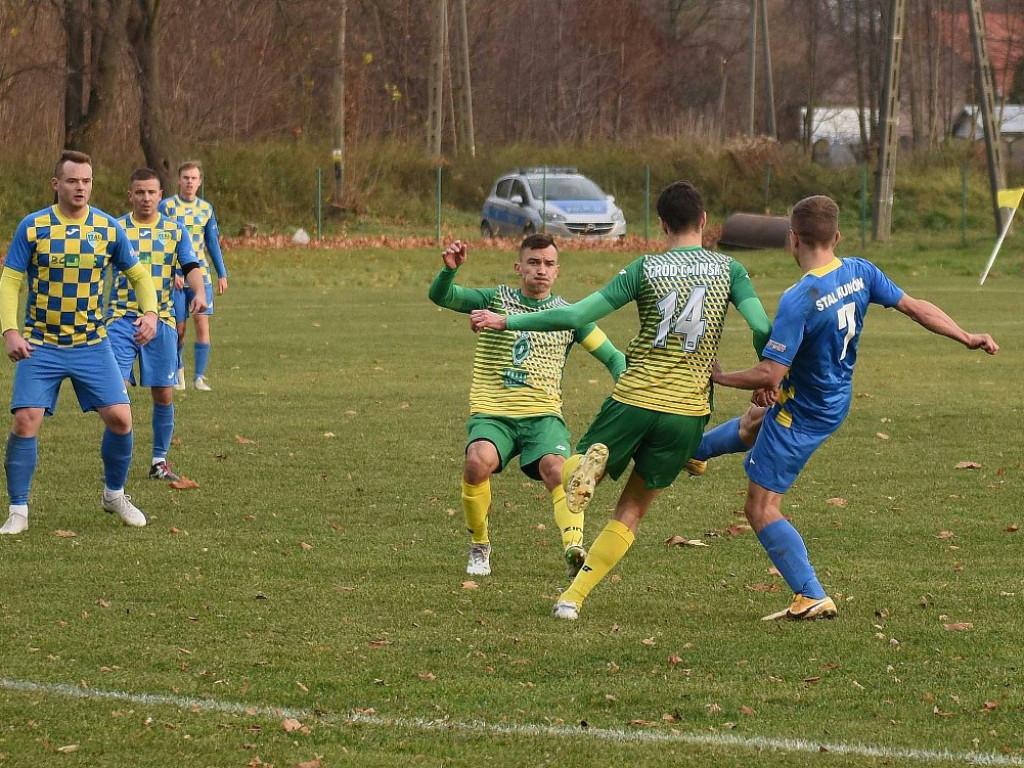 Klasa okręgowa.*Stal Kunów- Gród Ćmińsk 2:0