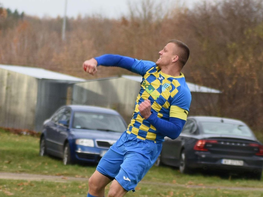 Klasa okręgowa.*Stal Kunów- Gród Ćmińsk 2:0