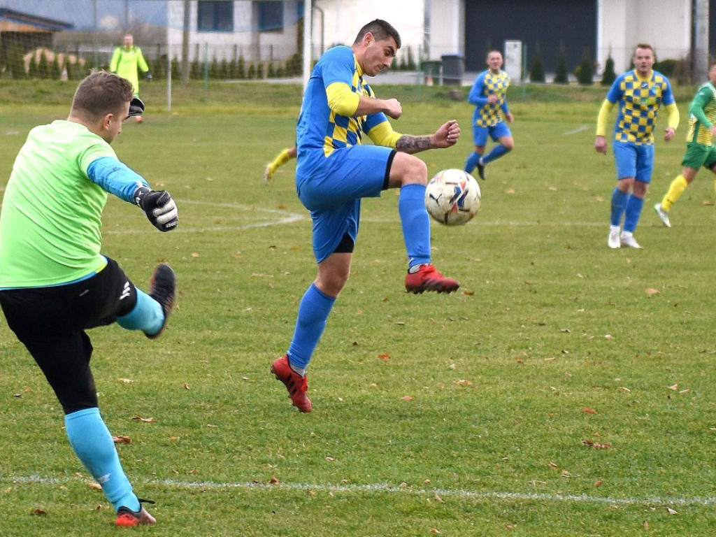 Klasa okręgowa.*Stal Kunów- Gród Ćmińsk 2:0