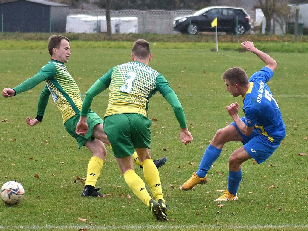 Klasa okręgowa.*Stal Kunów- Gród Ćmińsk 2:0