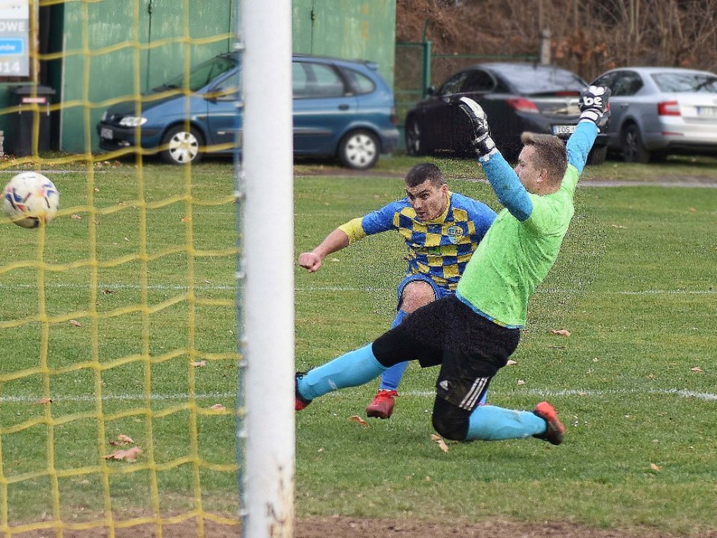 Klasa okręgowa.*Stal Kunów- Gród Ćmińsk 2:0