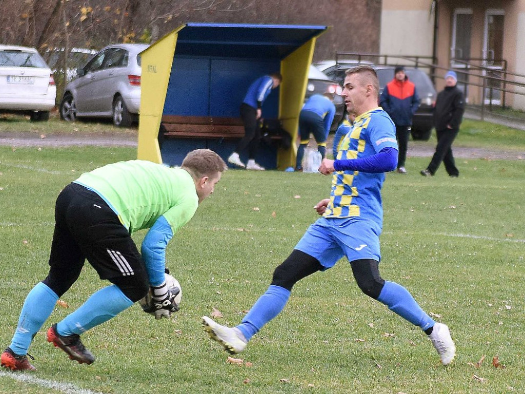 Klasa okręgowa.*Stal Kunów- Gród Ćmińsk 2:0