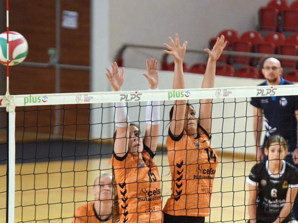 II liga siatkówki kobiet. Grupa IV. *KSZO SMS Ostrowiec Świętokrzyski - SMS II PZPS Szczyrk 1:3