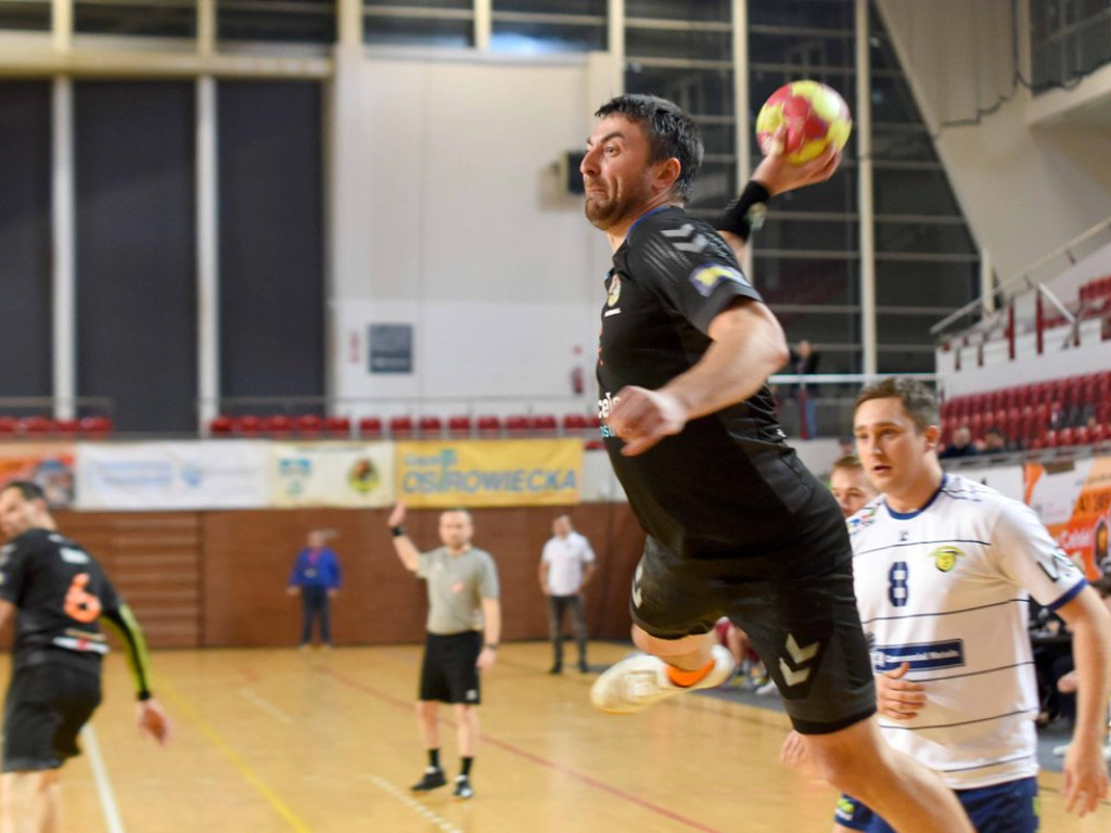 I liga piłki ręcznej mężczyzn. Grupa D. *KSZO Ostrowiec Świętokrzyski - Viret CMC Zawiercie 35:29