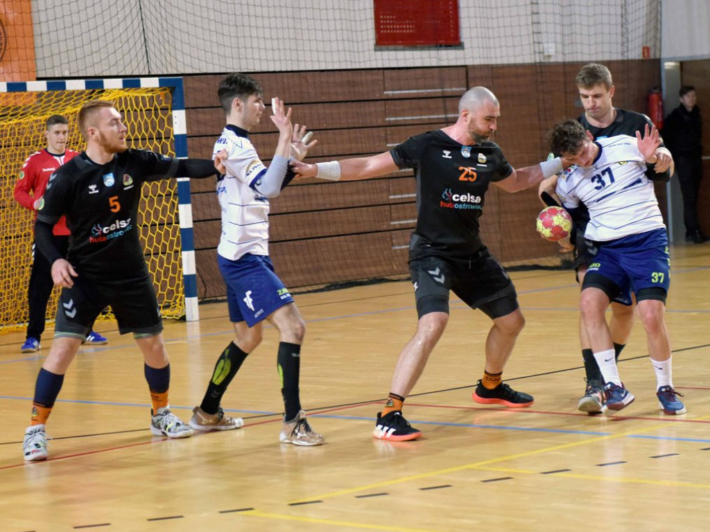 I liga piłki ręcznej mężczyzn. Grupa D. *KSZO Ostrowiec Świętokrzyski - Viret CMC Zawiercie 35:29