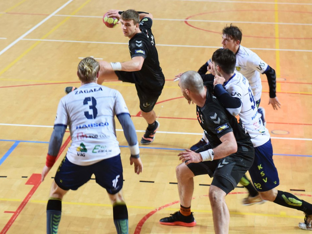 I liga piłki ręcznej mężczyzn. Grupa D. *KSZO Ostrowiec Świętokrzyski - Viret CMC Zawiercie 35:29