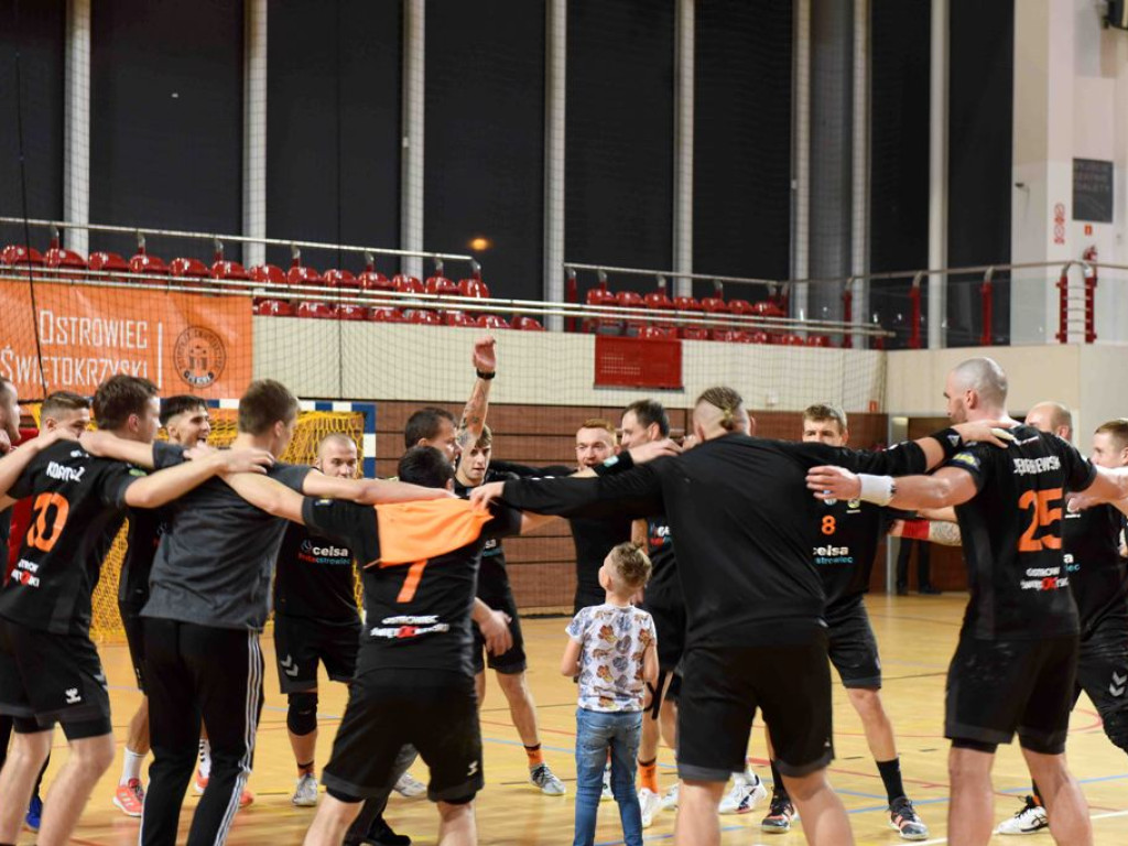 I liga piłki ręcznej mężczyzn. Grupa D. *KSZO Ostrowiec Świętokrzyski - Viret CMC Zawiercie 35:29