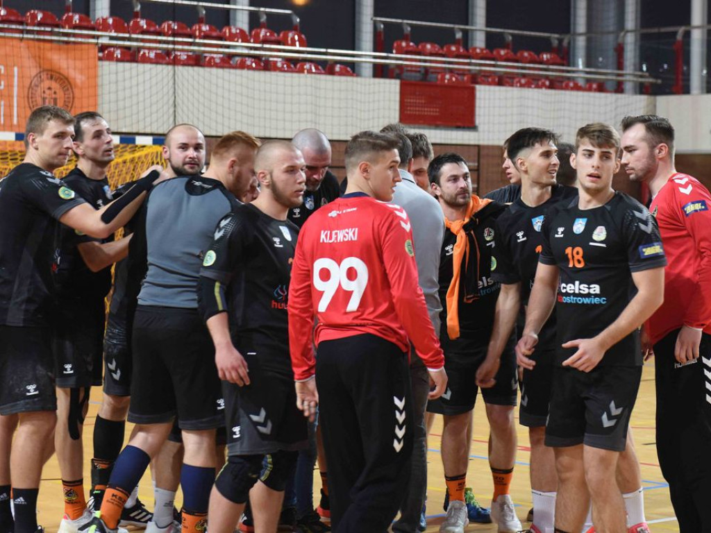 I liga piłki ręcznej mężczyzn. Grupa D. *KSZO Ostrowiec Świętokrzyski - Viret CMC Zawiercie 35:29
