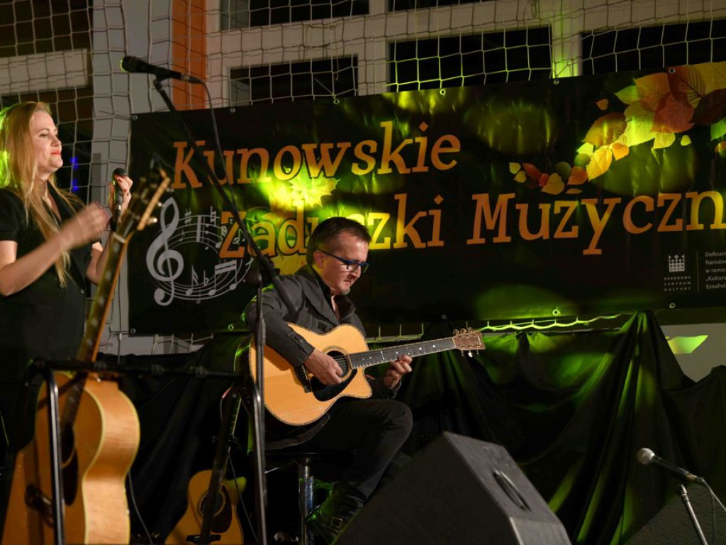 13. Kunowskie Zaduszki Muzyczne. Koncert Andrzeja i Mai Sikorowskich z zespołem