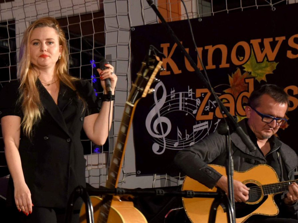 13. Kunowskie Zaduszki Muzyczne. Koncert Andrzeja i Mai Sikorowskich z zespołem