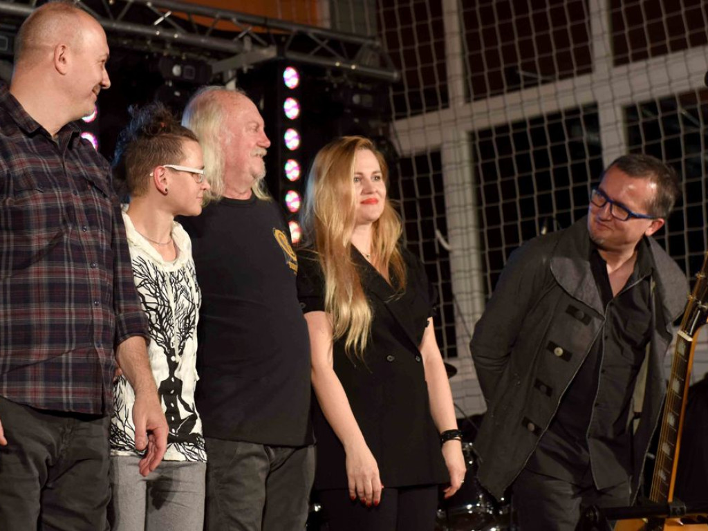 13. Kunowskie Zaduszki Muzyczne. Koncert Andrzeja i Mai Sikorowskich z zespołem
