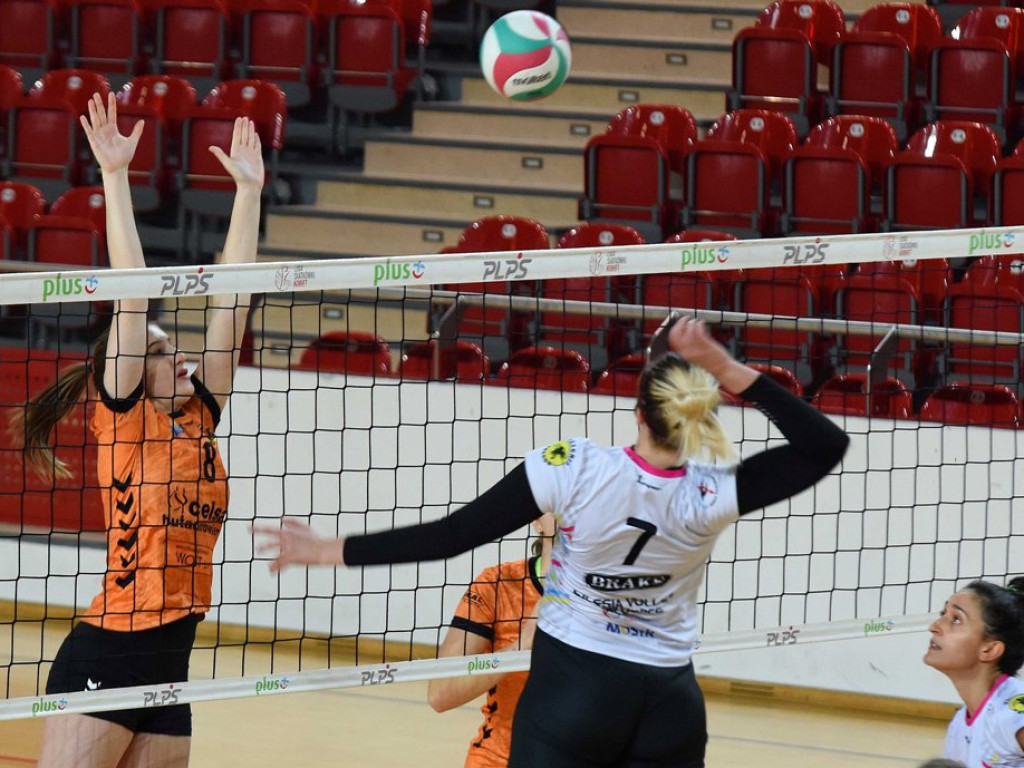 II liga siatkówki kobiet. Grupa IV. *KSZO SMS Ostrowiec Świętokrzyski - Silesia Volley Mysłowice 1:3
