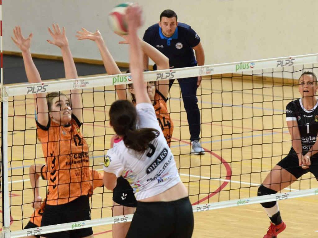 II liga siatkówki kobiet. Grupa IV. *KSZO SMS Ostrowiec Świętokrzyski - Silesia Volley Mysłowice 1:3