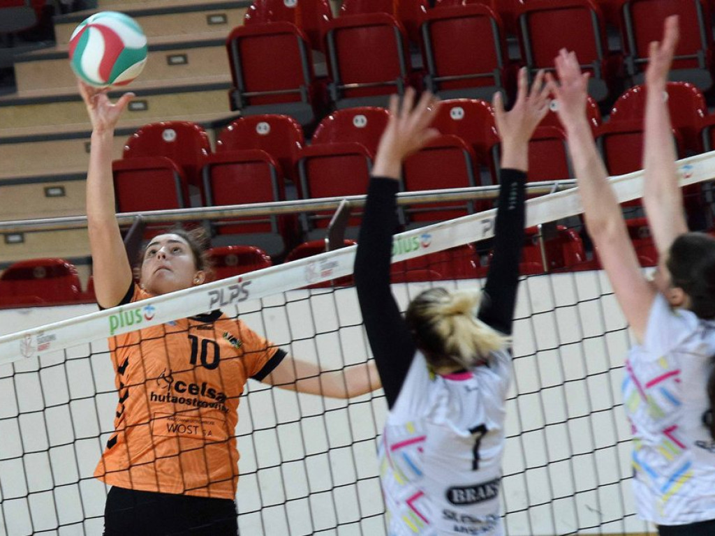 II liga siatkówki kobiet. Grupa IV. *KSZO SMS Ostrowiec Świętokrzyski - Silesia Volley Mysłowice 1:3