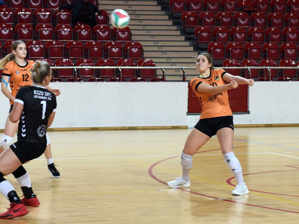 II liga siatkówki kobiet. Grupa IV. *KSZO SMS Ostrowiec Świętokrzyski - Silesia Volley Mysłowice 1:3