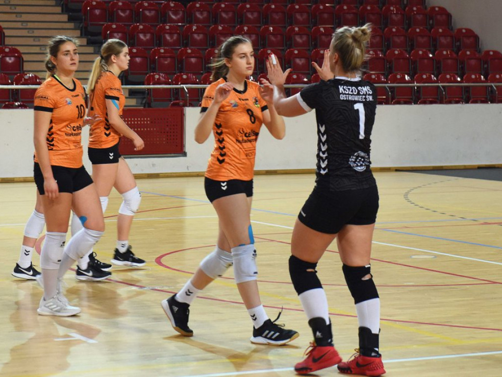 II liga siatkówki kobiet. Grupa IV. *KSZO SMS Ostrowiec Świętokrzyski - Silesia Volley Mysłowice 1:3