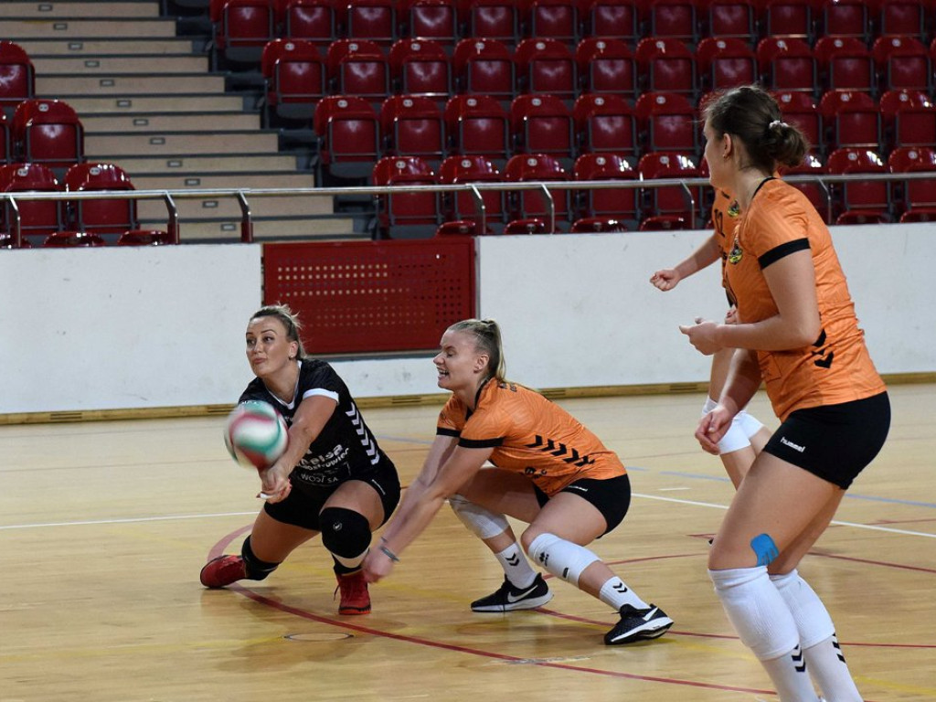 II liga siatkówki kobiet. Grupa IV. *KSZO SMS Ostrowiec Świętokrzyski - Silesia Volley Mysłowice 1:3