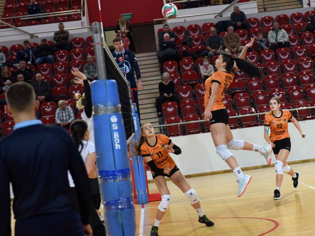 II liga siatkówki kobiet. Grupa IV. *KSZO SMS Ostrowiec Świętokrzyski - Silesia Volley Mysłowice 1:3