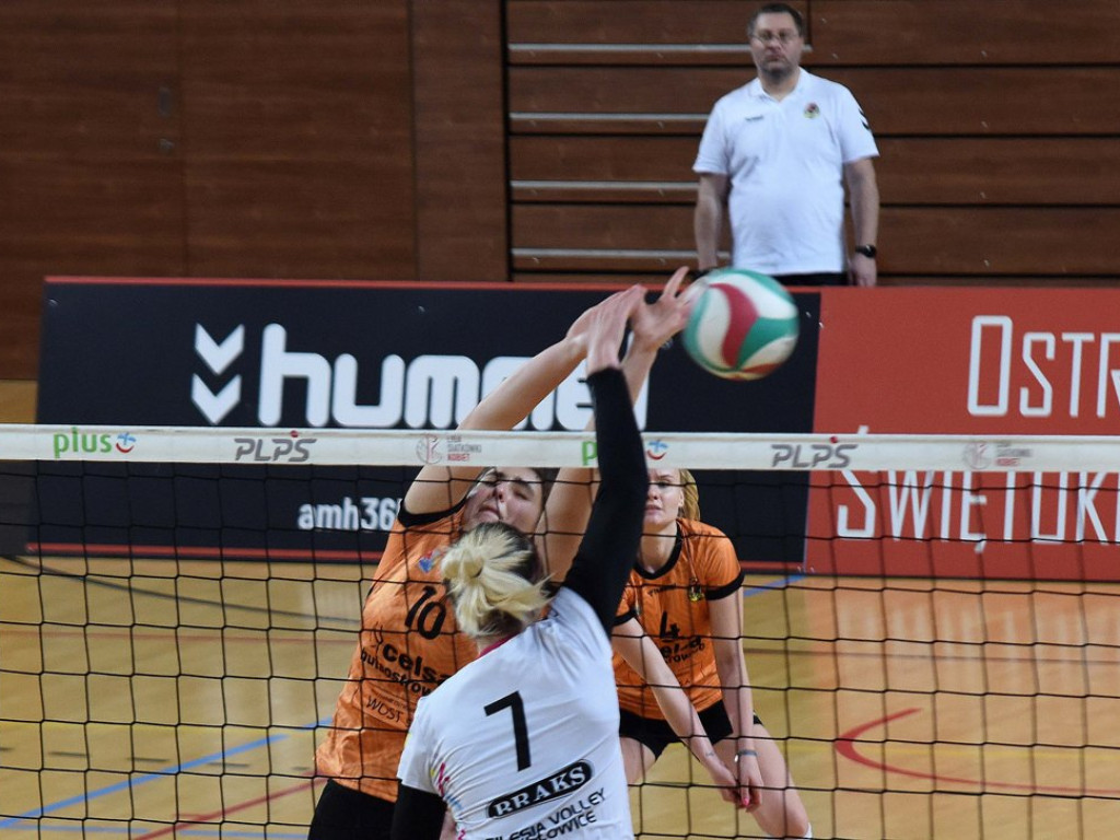 II liga siatkówki kobiet. Grupa IV. *KSZO SMS Ostrowiec Świętokrzyski - Silesia Volley Mysłowice 1:3