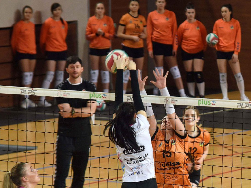 II liga siatkówki kobiet. Grupa IV. *KSZO SMS Ostrowiec Świętokrzyski - Silesia Volley Mysłowice 1:3