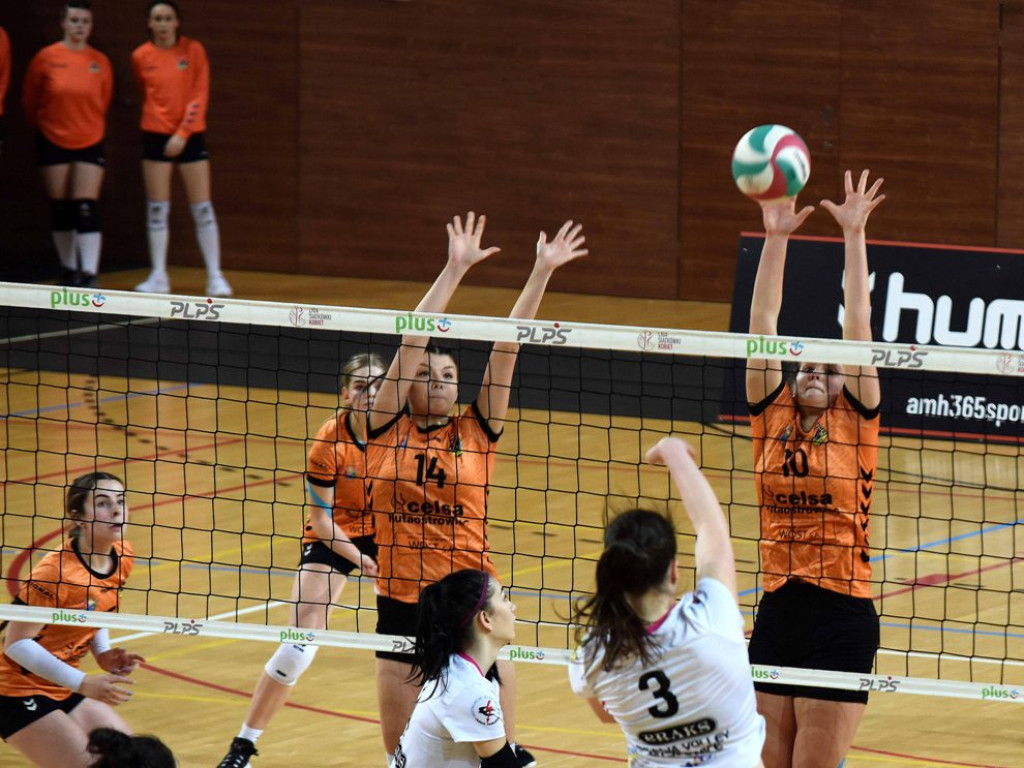II liga siatkówki kobiet. Grupa IV. *KSZO SMS Ostrowiec Świętokrzyski - Silesia Volley Mysłowice 1:3