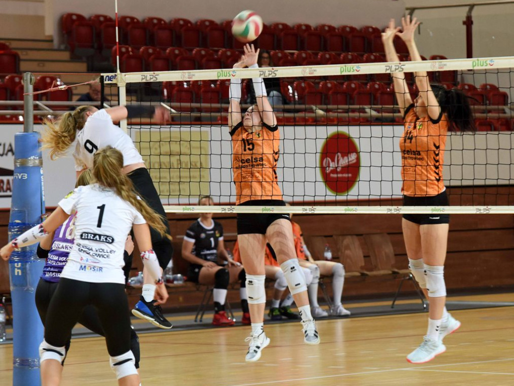 II liga siatkówki kobiet. Grupa IV. *KSZO SMS Ostrowiec Świętokrzyski - Silesia Volley Mysłowice 1:3
