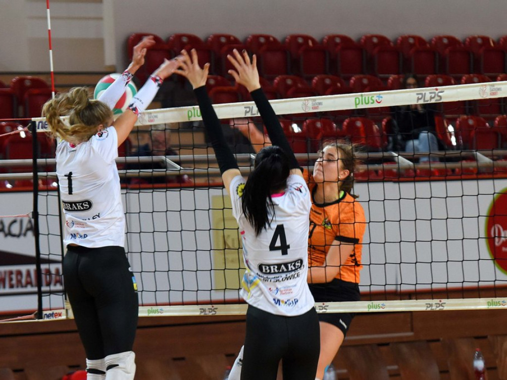II liga siatkówki kobiet. Grupa IV. *KSZO SMS Ostrowiec Świętokrzyski - Silesia Volley Mysłowice 1:3