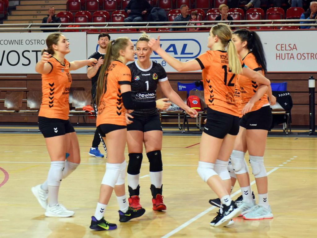 II liga siatkówki kobiet. Grupa IV. *KSZO SMS Ostrowiec Świętokrzyski - Silesia Volley Mysłowice 1:3