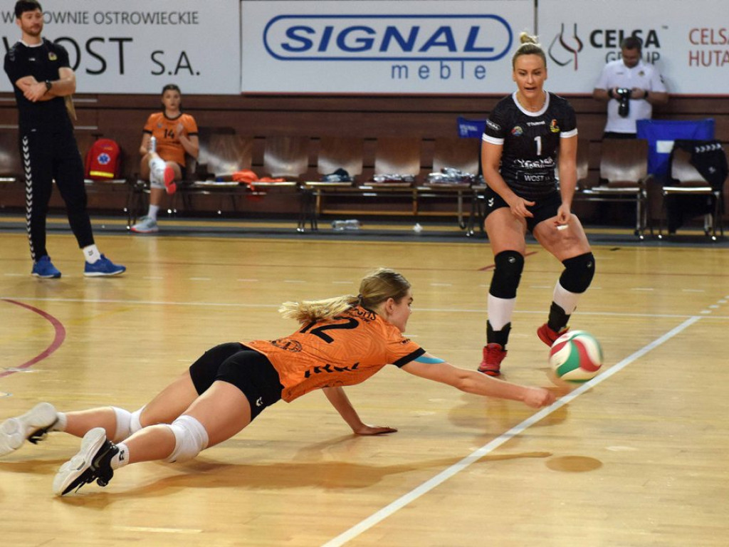 II liga siatkówki kobiet. Grupa IV. *KSZO SMS Ostrowiec Świętokrzyski - Silesia Volley Mysłowice 1:3