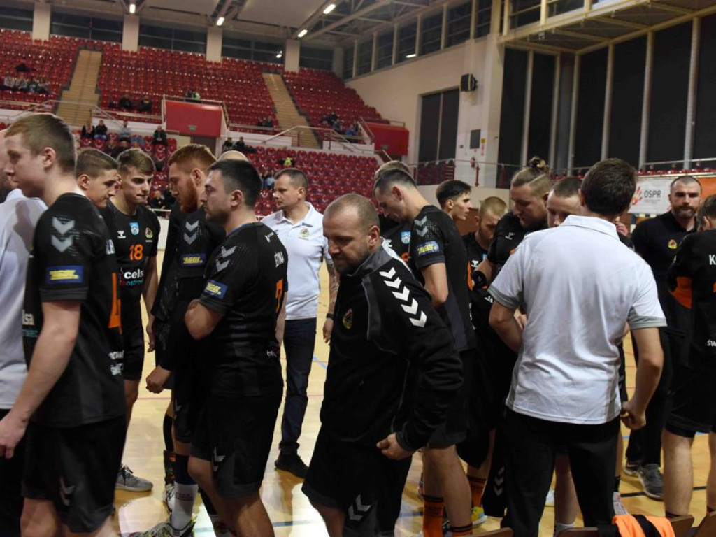I liga piłki ręcznej mężczyzn. Grupa D. *KSZO Ostrowiec Świętokrzyski - ASPR Zawadzkie 40:28