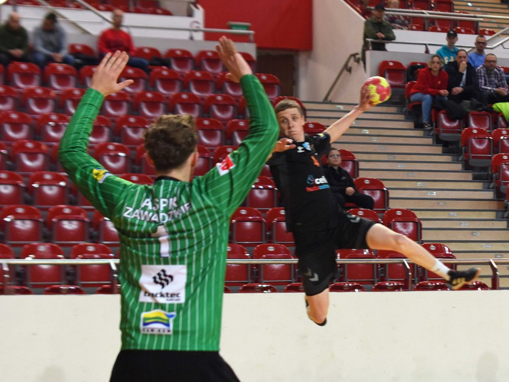 I liga piłki ręcznej mężczyzn. Grupa D. *KSZO Ostrowiec Świętokrzyski - ASPR Zawadzkie 40:28