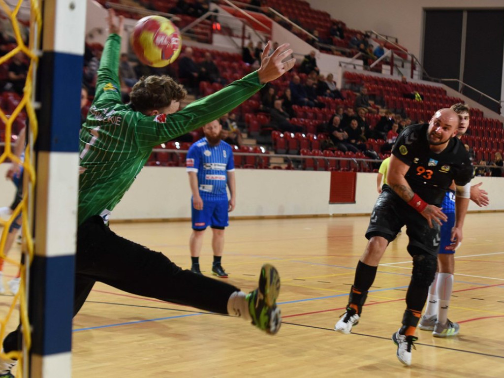 I liga piłki ręcznej mężczyzn. Grupa D. *KSZO Ostrowiec Świętokrzyski - ASPR Zawadzkie 40:28