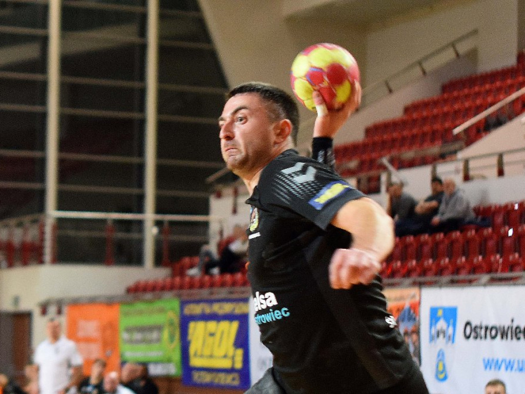 I liga piłki ręcznej mężczyzn. Grupa D. *KSZO Ostrowiec Świętokrzyski - ASPR Zawadzkie 40:28