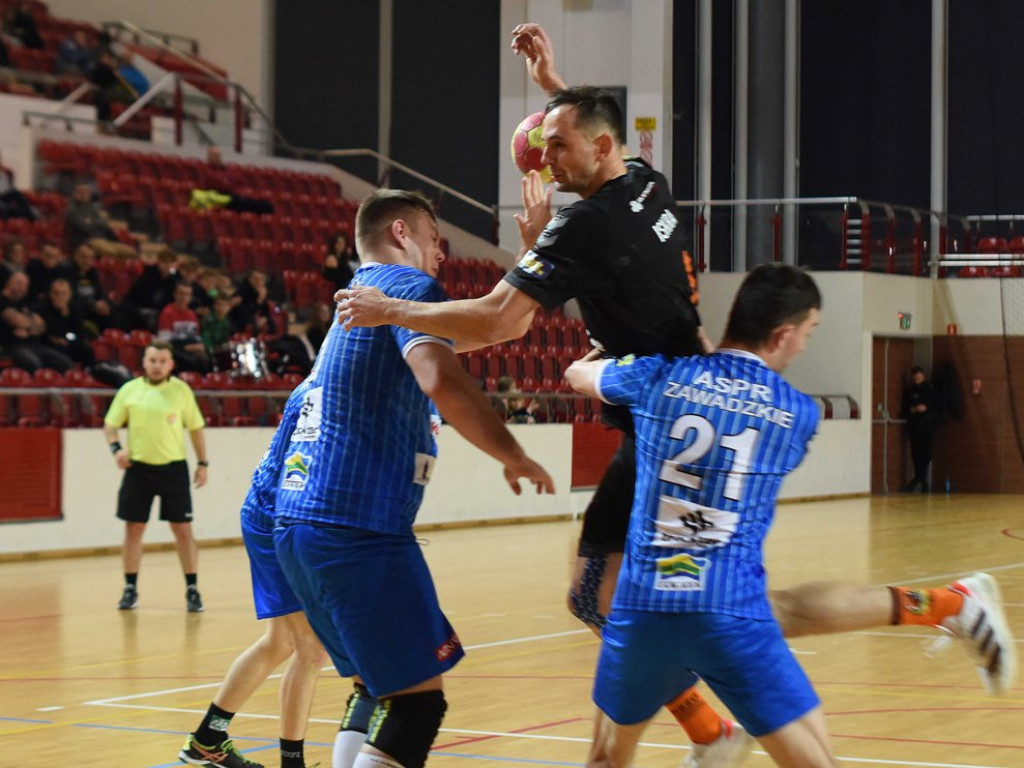 I liga piłki ręcznej mężczyzn. Grupa D. *KSZO Ostrowiec Świętokrzyski - ASPR Zawadzkie 40:28