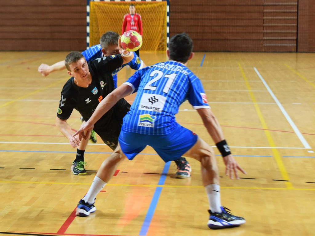 I liga piłki ręcznej mężczyzn. Grupa D. *KSZO Ostrowiec Świętokrzyski - ASPR Zawadzkie 40:28