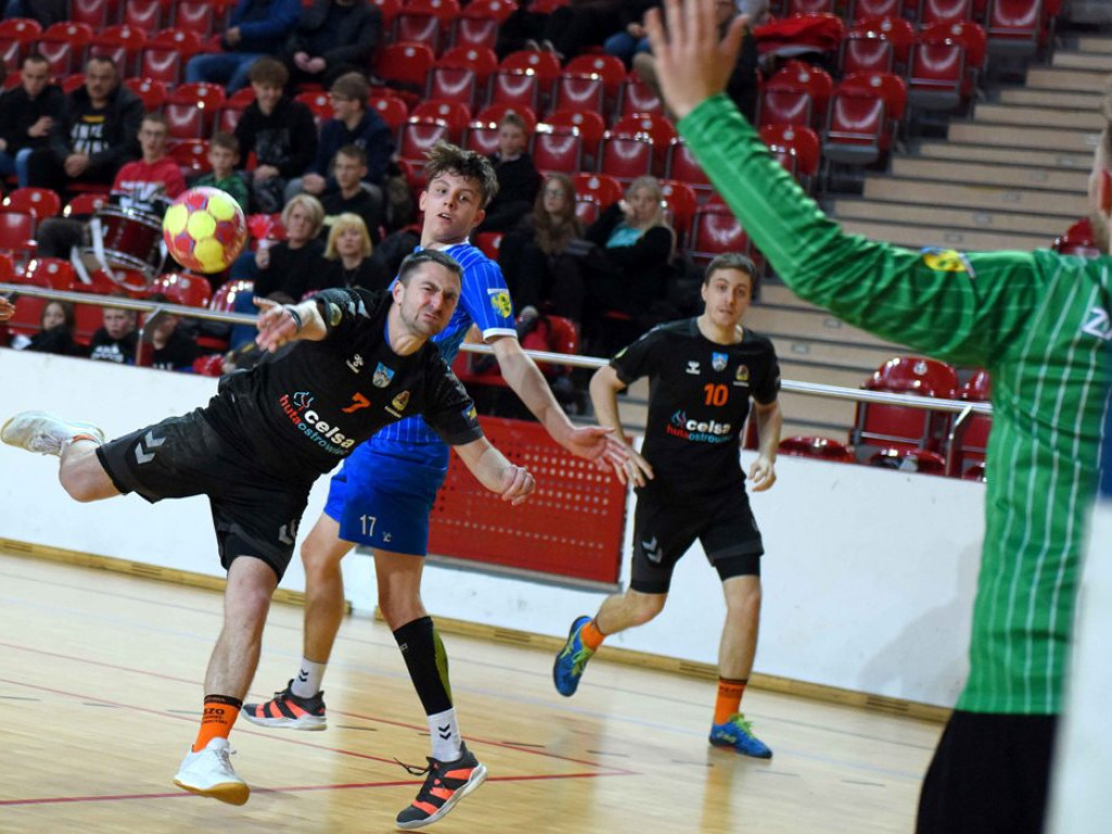 I liga piłki ręcznej mężczyzn. Grupa D. *KSZO Ostrowiec Świętokrzyski - ASPR Zawadzkie 40:28