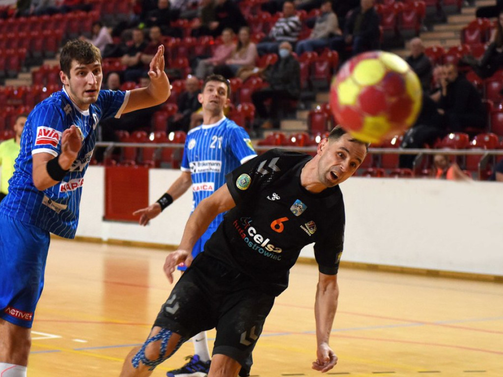 I liga piłki ręcznej mężczyzn. Grupa D. *KSZO Ostrowiec Świętokrzyski - ASPR Zawadzkie 40:28