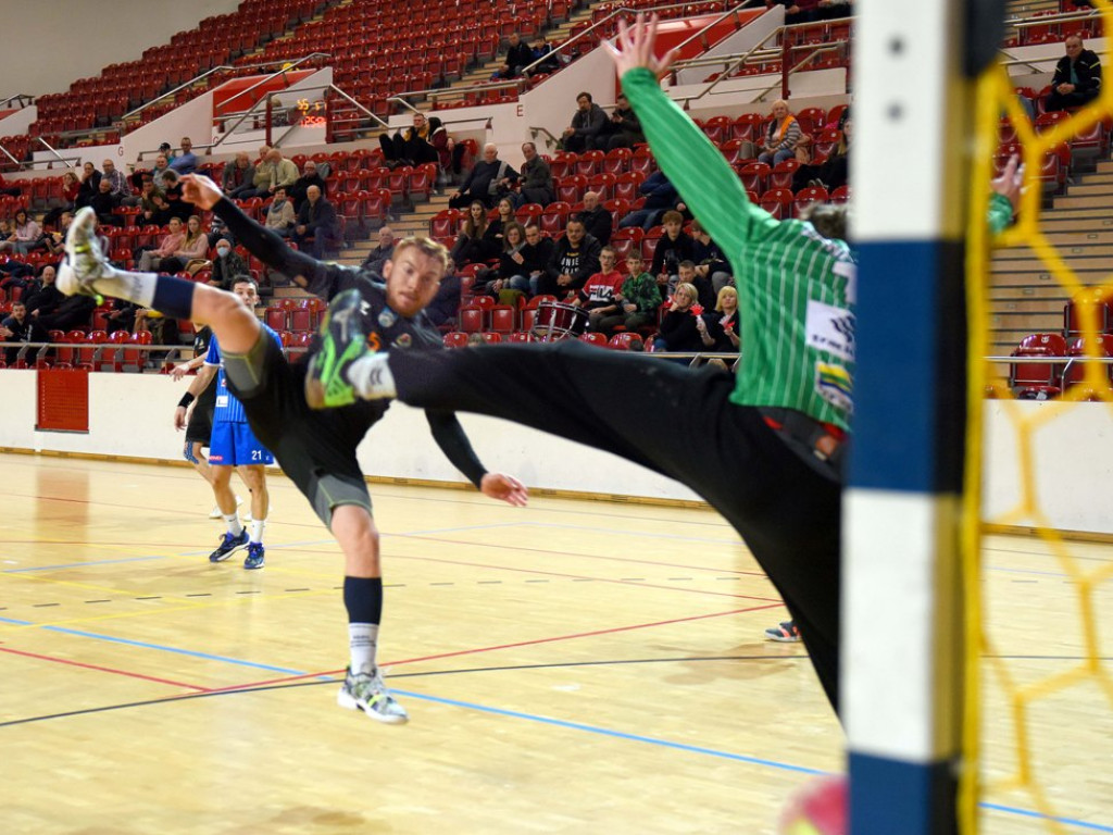 I liga piłki ręcznej mężczyzn. Grupa D. *KSZO Ostrowiec Świętokrzyski - ASPR Zawadzkie 40:28