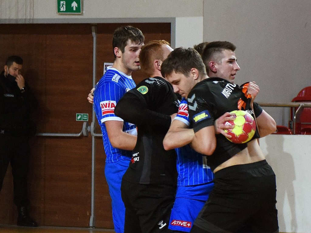 I liga piłki ręcznej mężczyzn. Grupa D. *KSZO Ostrowiec Świętokrzyski - ASPR Zawadzkie 40:28