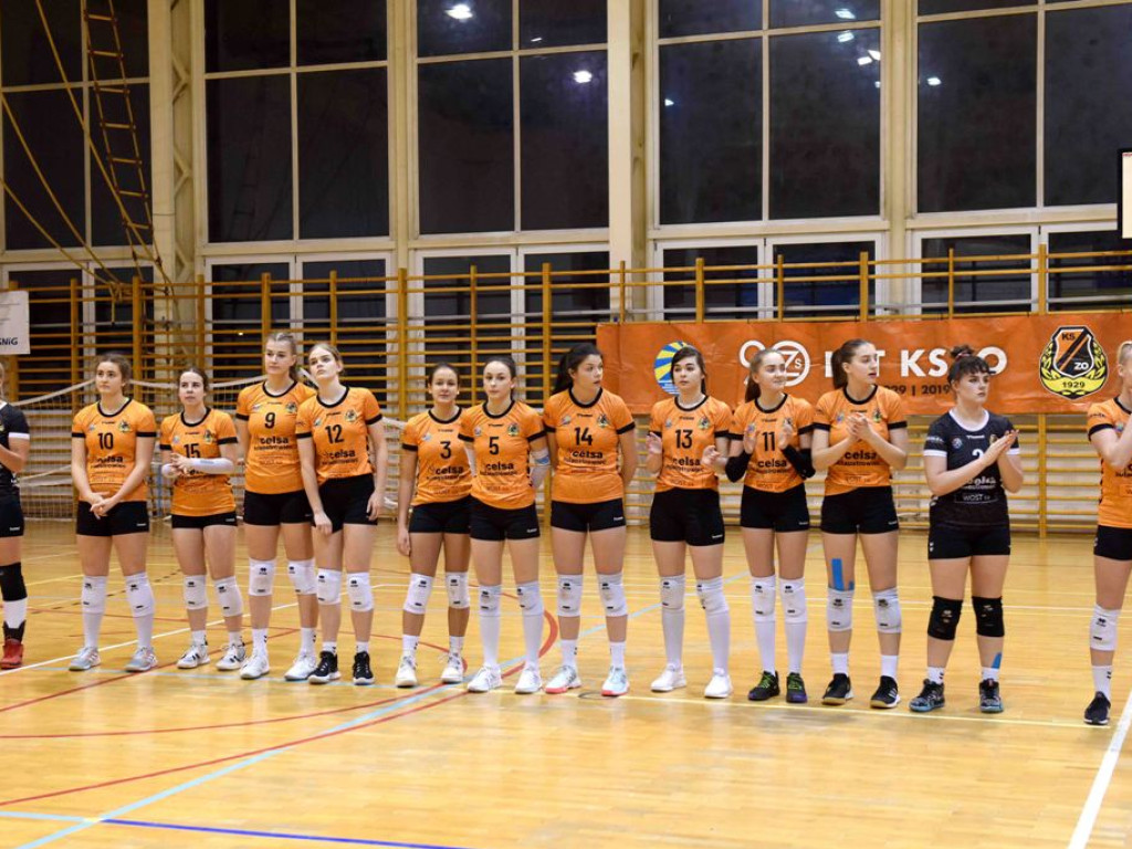 II liga siatkówki kobiet. Grupa IV. *KSZO SMS Ostrowiec Świętokrzyski - Poprad Stary Sącz 3:1