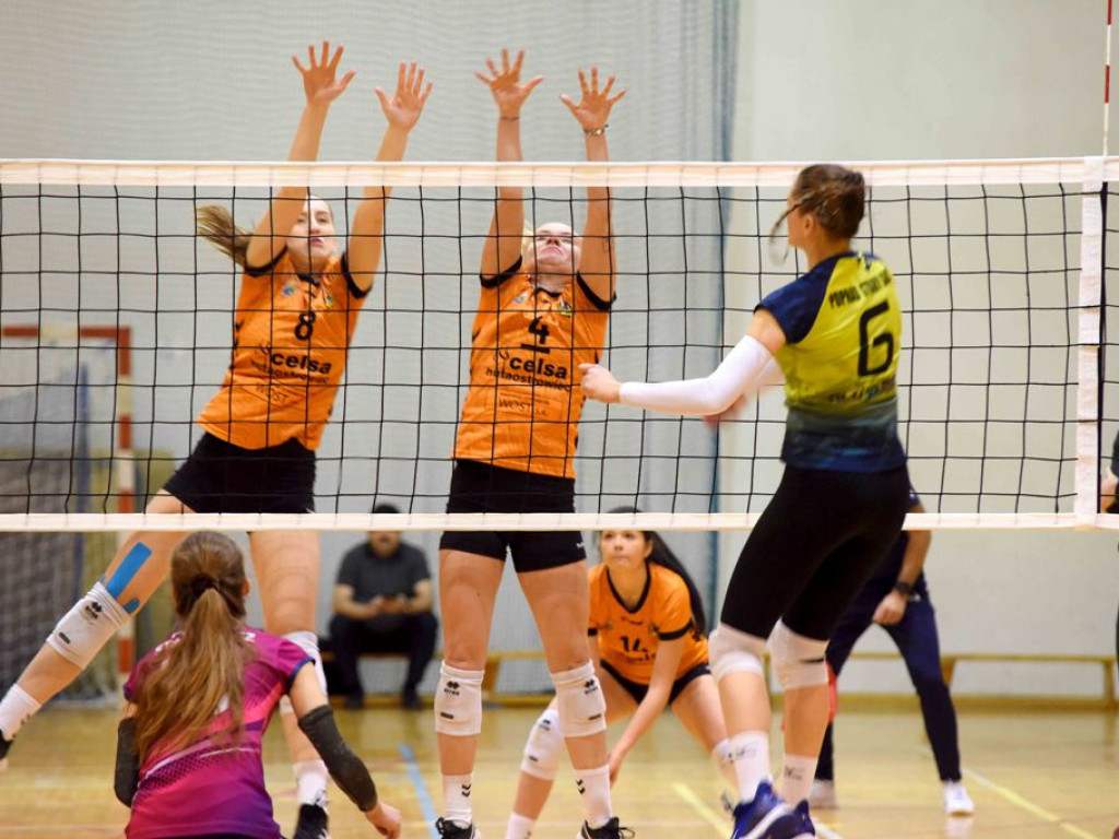II liga siatkówki kobiet. Grupa IV. *KSZO SMS Ostrowiec Świętokrzyski - Poprad Stary Sącz 3:1
